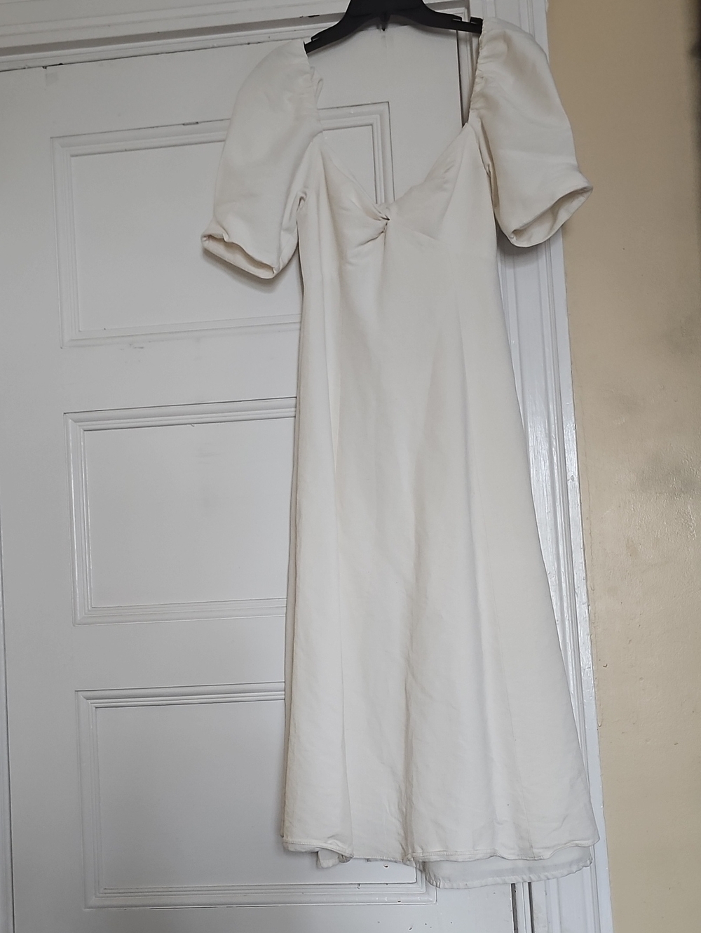 Elegant Cream Puff-Sleeve Midi Dress